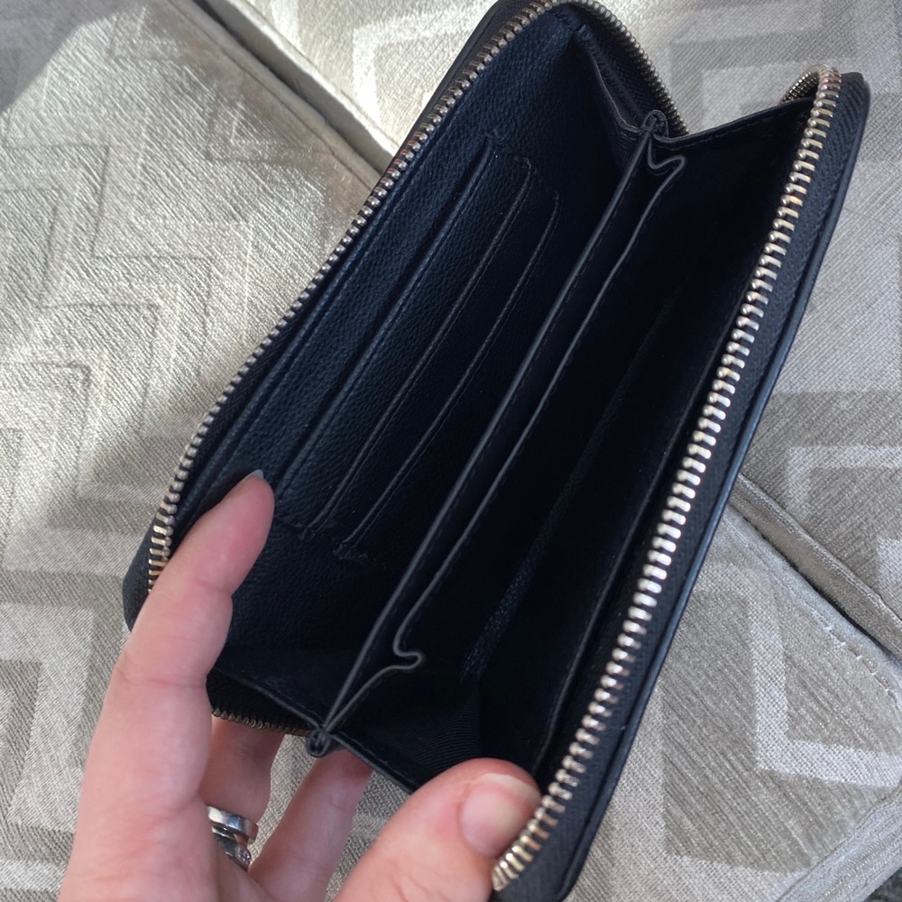 Wallet/wristlet - Picture 2 of 2